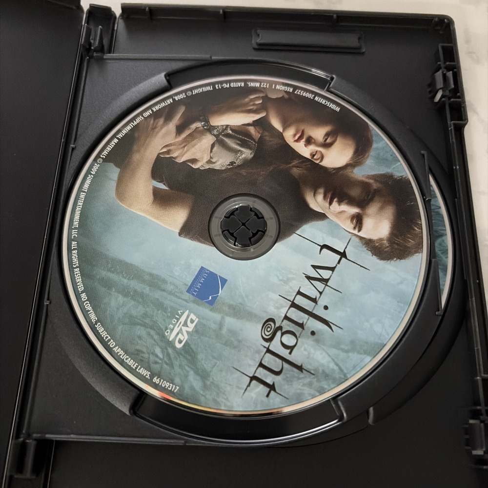 Twilight DVD 2009 2 Disc Movie Set Kristen Stewart and Robert Pattinson Movie - Picture 3 of 6